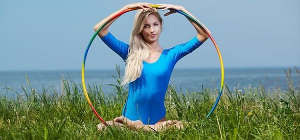 Gracias a la torsión de hula-hoop podrás adelgazar sin hacer dieta y deshacerte de la grasa abdominal